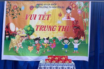 TRƯỜNG TIỂU HỌC NGUYỄN DU TƯNG BỪNG TỔ CHỨC TẾT TRUNG THU CHO HỌC SINH NĂM 2025
