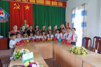 Tổng kết phong trào nuôi heo đất của liên đội trường TH Nguyễn Du , năm học 2020-2021