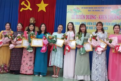 DỰ LỄ THUYÊN DƯƠNG GIÁO VIÊN, HỌC SINH TIÊU BIỂU NĂM HỌC 2022 – 2023 (Ngày 31/5/2023)